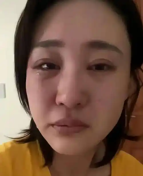 彭于晏当晚被爆出上海,被封杀时的样子很难看,留着一头乱发的胡须