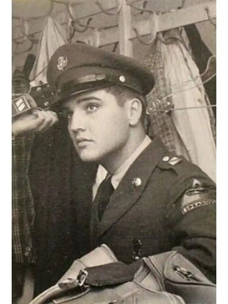 年轻时的猫王elvis presley ,50~60年代 #老照片# #猫王# #帅哥