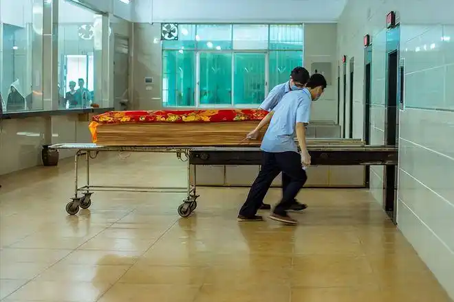 人死后火化时如果有贵重随葬品火化师会私自处置吗