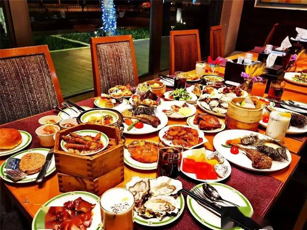 【五星级酒店中的自助盛宴】288元享 香格里拉大酒店 2大2小自助餐!