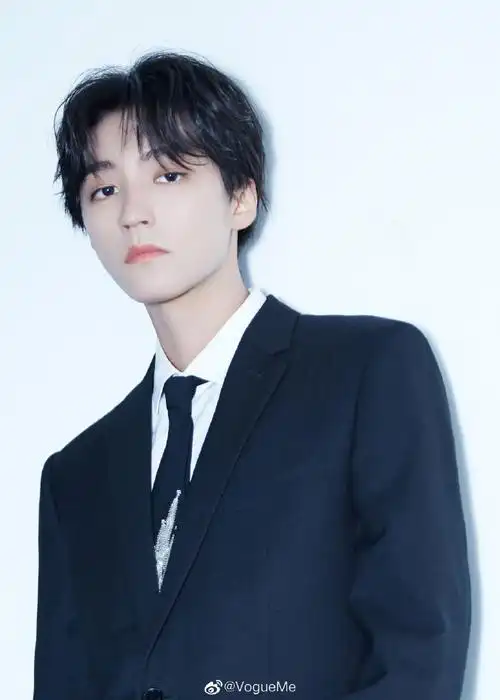 王俊凯健身房梗