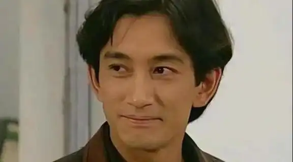 当年,43岁的吴启华豪掷650万迎娶了22岁的娇妻石洋子