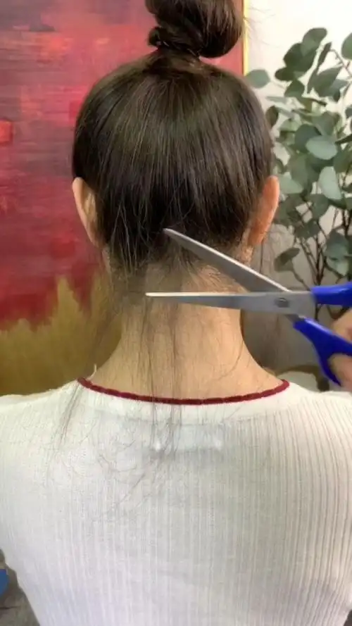 女生要扎马尾,后脑勺总有些不听话的碎发