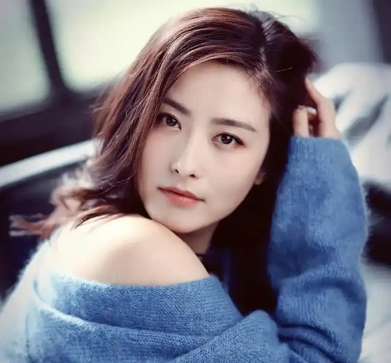 回顾徐百慧出道18年无绯闻40岁不结婚父亲是她单身的底气