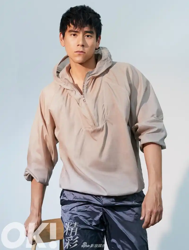 组图:彭于晏最新大片展活力 脸型俊朗瞳孔深邃诠释型男魅力