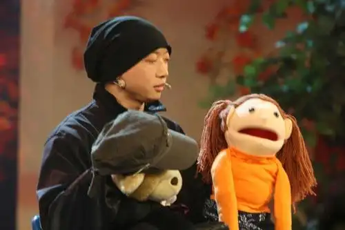 组图:春节大联欢第五期节目腹语京剧《智斗》