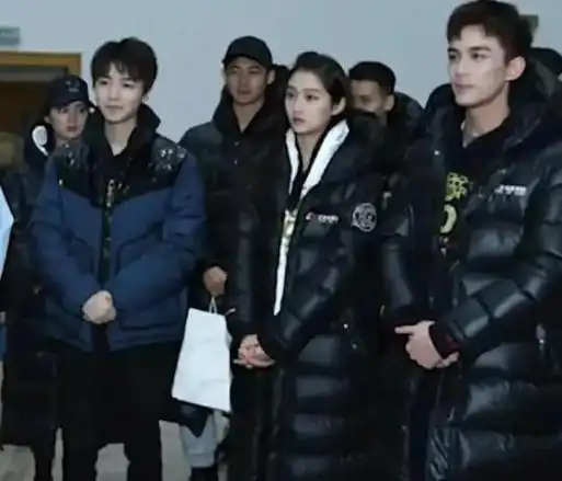 终于理解关晓彤了,现实真残酷,原来明星太高会接不到戏