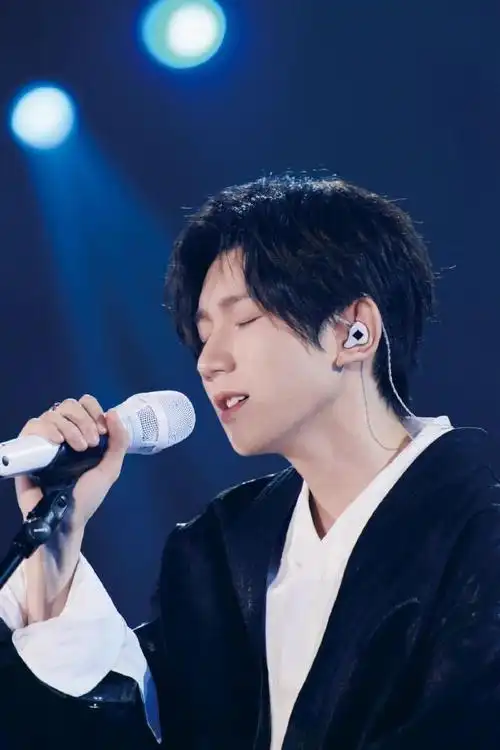 微博音乐盛典年度推荐mv##王源流星也为你落下来了微博音乐盛典年度