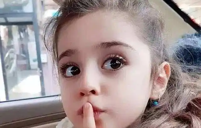 中国夫妻生出混血儿,宝爸做了3次亲子鉴定,宝妈害羞说出实话