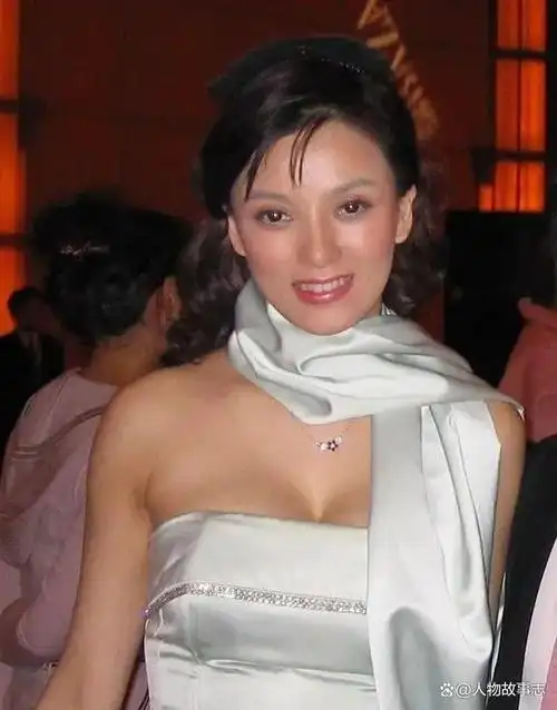 内地和港台娱乐圈拥有傲人身材的12位性感女星