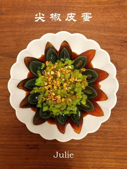 简单美味75太适合夏天的家常凉菜尖椒皮蛋