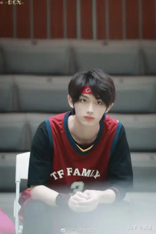 有没有丁程鑫打篮球的照片?女友视角的那一种? - 知乎