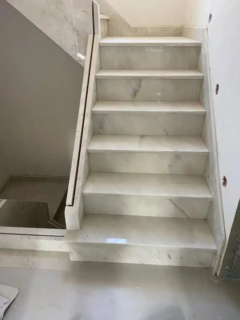 大理石楼梯踏步完工美照来了 一大早心情超好,南斯拉夫白楼梯踏步很美