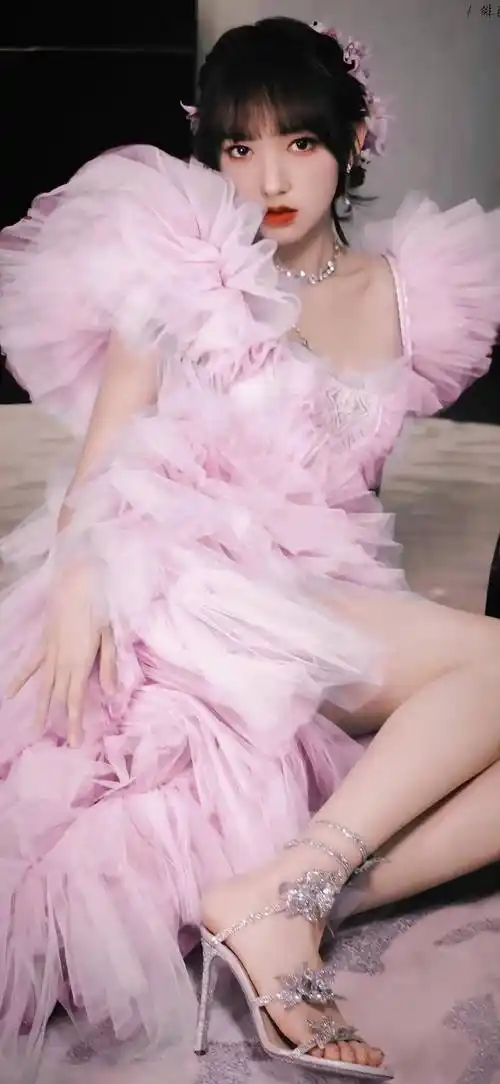 宅男女神程潇,黄金比例性感非凡(附写真及视频)