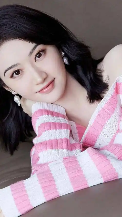 景甜甜美的笑容惹人怜爱