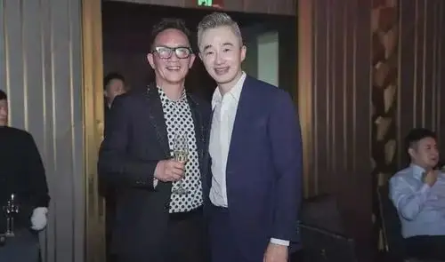 曾经的上海首富重新复出从一个地痞怎样到上海首富