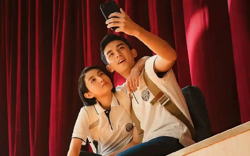 张子枫吴磊合唱电影《盛夏未来》宣传曲发布花絮预告!