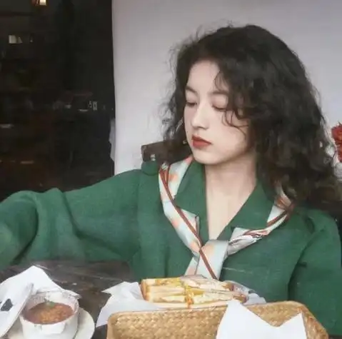 复古港风女生头像