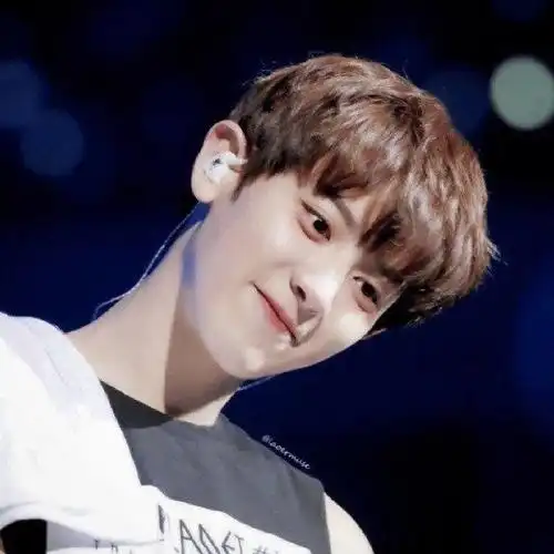 分享一组朴灿烈头像