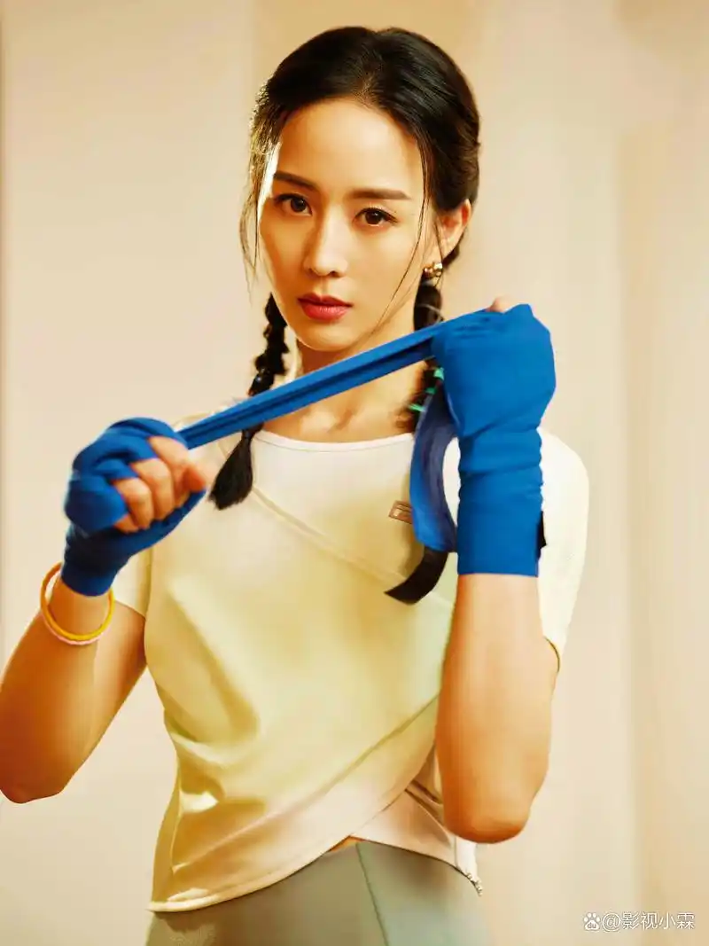 张钧甯日常瑜伽健身,线条曲线堪比专业,颜值和学识凤毛麟角