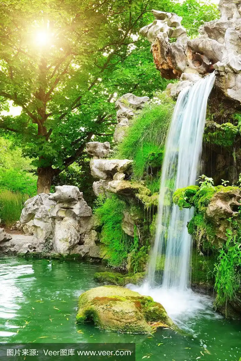 瀑布阳光