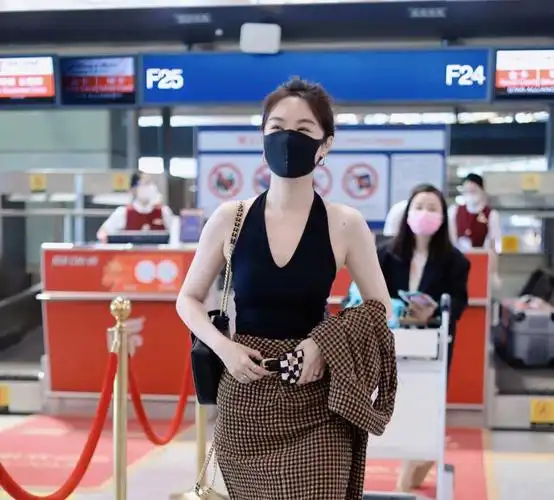 李菲儿 身材好穿搭好