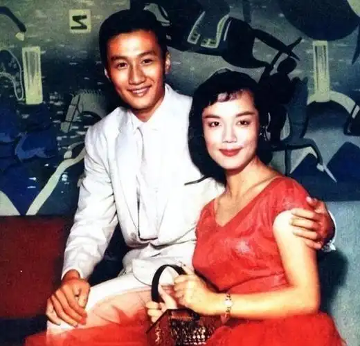 被大49岁的谢贤养了12年拿2000万分手费走人的coco如今怎样了