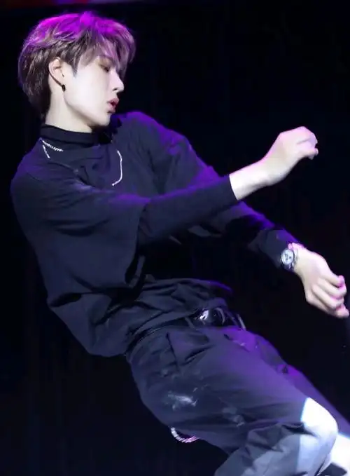 喜欢王一博的101个理由——舞蹈篇:神的孩子在跳舞,之一