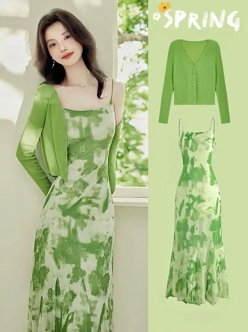 法式绿色晕染吊带裙 同色系针织开衫,让人心旷神怡的清新绿色,真的是
