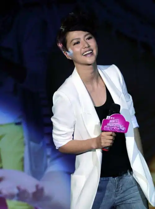 谭维维过去几年到底经历了什么?