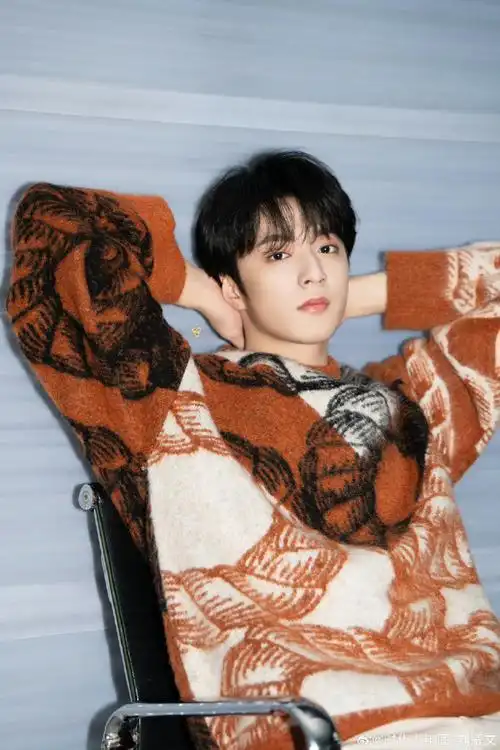 「07和刘耀文邂逅夏天」  当和期待擦肩  每分每秒都很特别