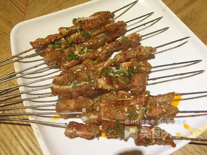 深夜烤猪脆骨串图片