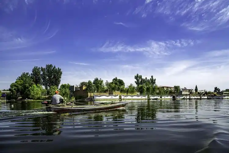 白洋淀,是中国海河平原上最大的湖泊.位于河北省中部.