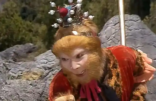 83岁《西游记》导演任凤坡病逝,曾演孙悟空替身,六小龄童悼念