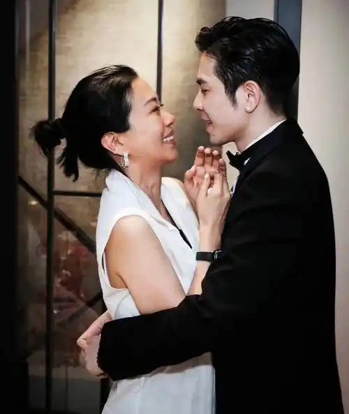 雨神萧敬腾求婚成功,周杰伦昆凌,贾静雯,还有罗志祥到场见证_林有慧