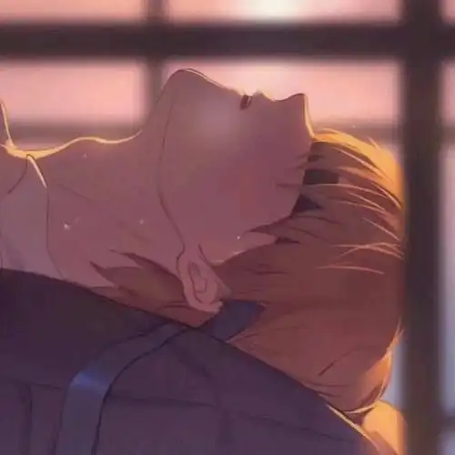 你痛哭流涕,这时另一个男生又出现了,他重新开始追你,他说这一年每