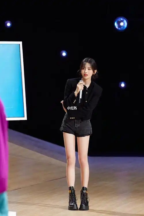 杨超越好长好细好匀称的腿0000