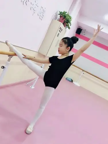 市新时代好少年乐陵市阜平小学三年级一班何子涵文舞双全的阳光女孩