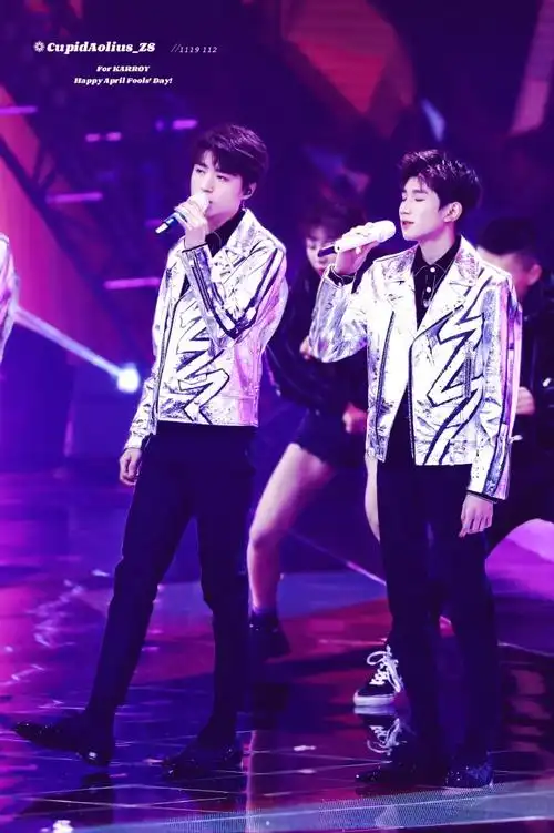 凯源超话  383036303637#愚人节站姐团建#  393833