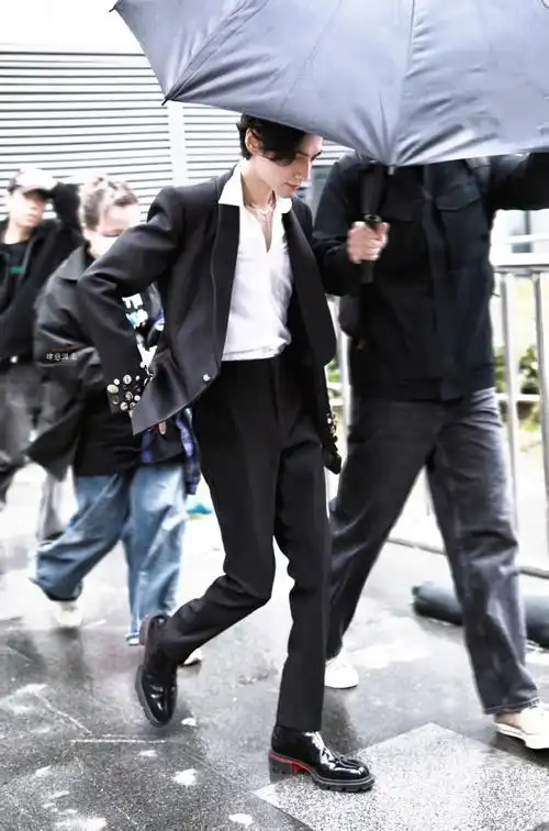 水龙吟官宣概念海报##罗云熙水龙吟##芒果驷马难追建群大会##罗云熙