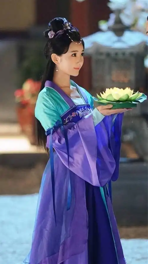 毛晓彤锦绣未央甜美剧照