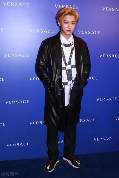 朴灿烈这颜值,这才是全球最帅面孔!