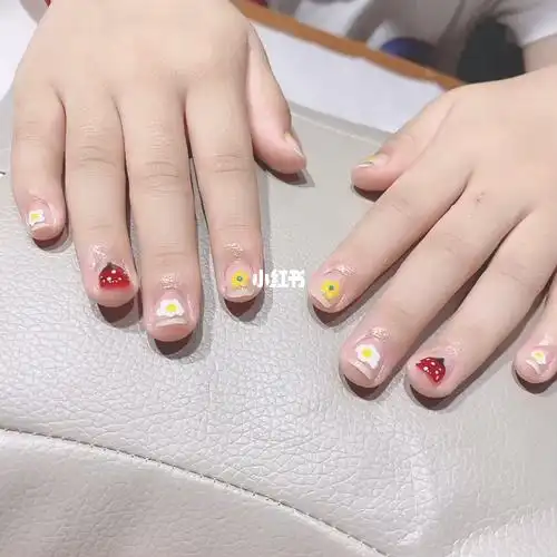 二年级小朋友的指甲儿童美甲