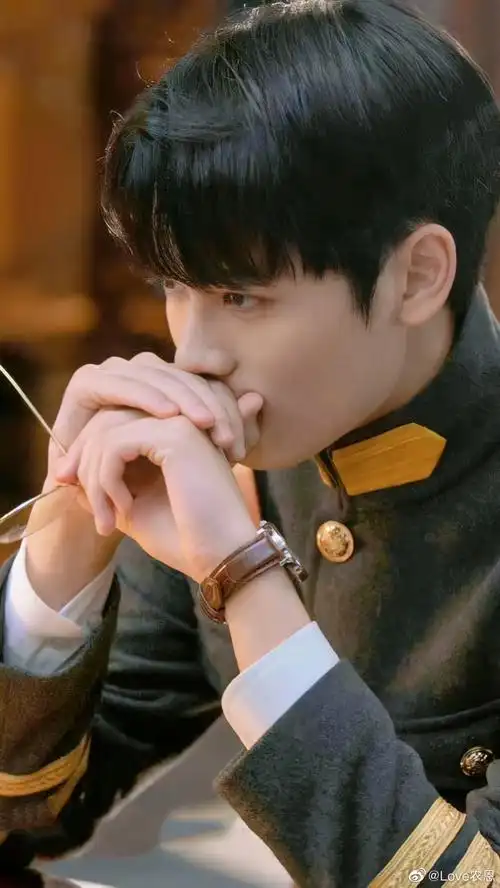 (源自网络,侵权删)一见倾心,林彦俊