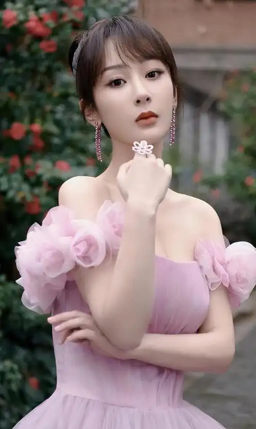 回顾:顶替杨紫出演《家有儿女》,在地下室被人揍,今宁丹琳哪去了