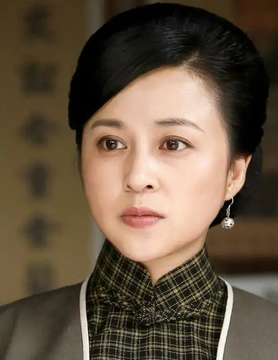 《铁血将军》热拍中 侯勇和刘芳毓饰演催泪夫妻