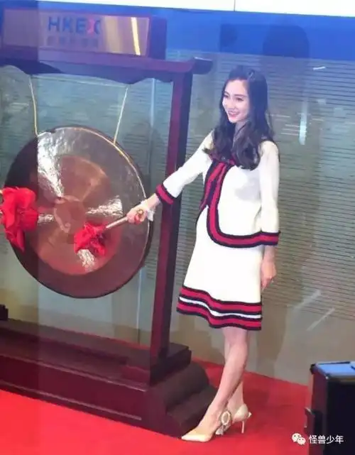 顺产的angelababy会像杨幂一样迅速复出吗?