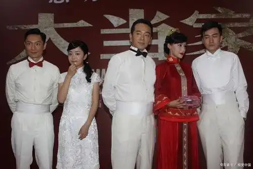 谢祖武的这个习惯,也许可以解释他跟岳翎不睦原因