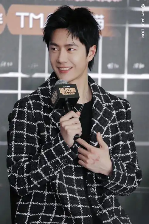 一博,我爱的少年,他眼眸干净,笑的明亮,他单纯美好,赤诚善良,愿小狮子