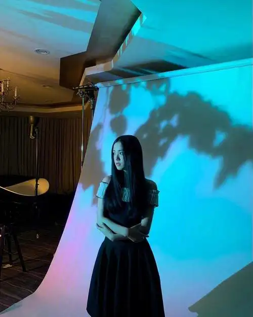 专属黑色高跟鞋太有气场了95女神秀秀好爱958月9日更新95#jisoo